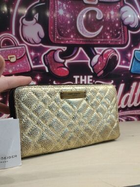 Kurt Geiger Metallic Gold Quilted Wristlet Clutch NWT $135